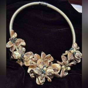 Mother of Pearl Shell Flower Necklace 🌊 Abalone Magnetic Closure 16” Choker